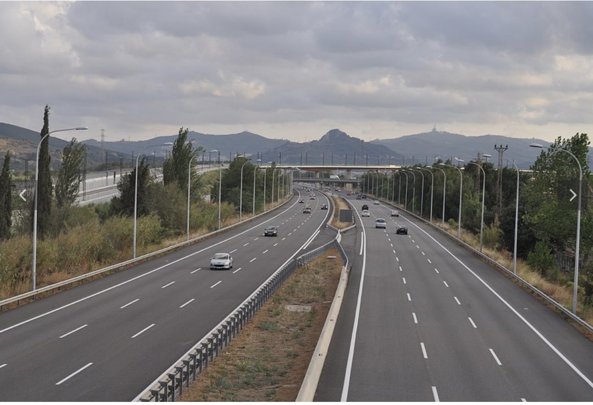 Dangers of driving on Autopistas - it’s not just the traffic but also intents! 

pushpendrarai.wordpress.com/2025/10/14/dra…