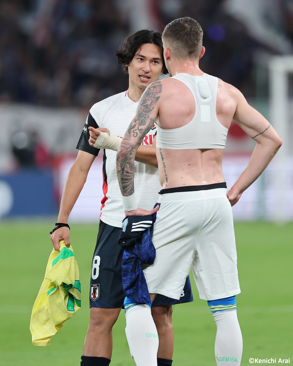 南野拓実 🤝 カイオ・エンリケ 日本代表 vs ブラジル代表の試合後