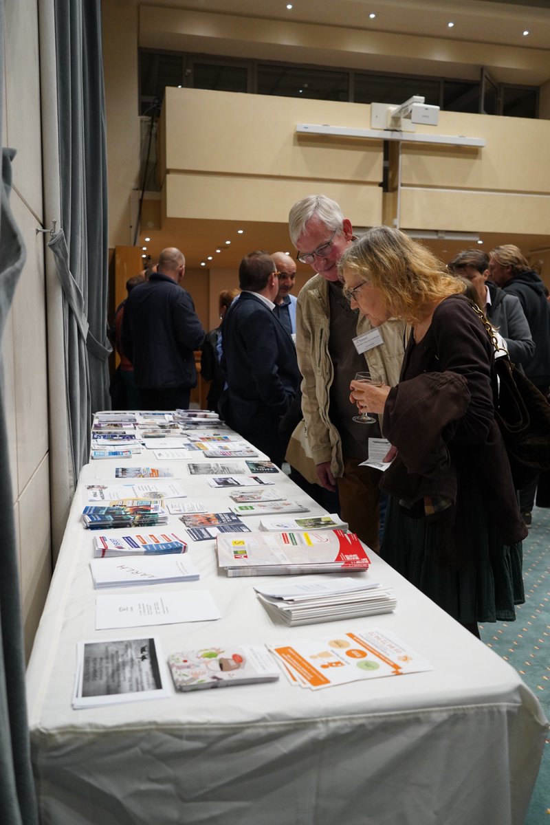 Bienvenue aux nouveaux Madeleinois ! 👋
Vendredi soir, les habitants récemment installés à La Madeleine et inscrits à la cérémonie d'accueil ont été réunis à l'Hôtel de Ville. 
Rencontres, échanges, découvertes associatives et gourmandises locales étaient au rendez-vous 🍰🧀