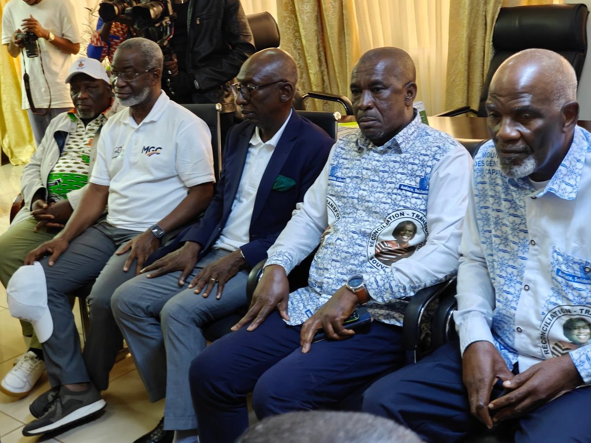 gbagbosimone's tweet photo. PRÉSIDENTIELLE 2025:
La Présidente Simone EHIVET GBAGBO arrive à GUIBEROUA ( GAGNOA ) ce Mardi 14 Octobre 2025 pour son 2eme meeting de campagne.
La délégation de la présidente Simone EHIVET GBAGBO est accueillie ici par le Préfet de région Lanciné FOFANA
#SEG25 #CI25 https://t.co/jlbCloJrK9