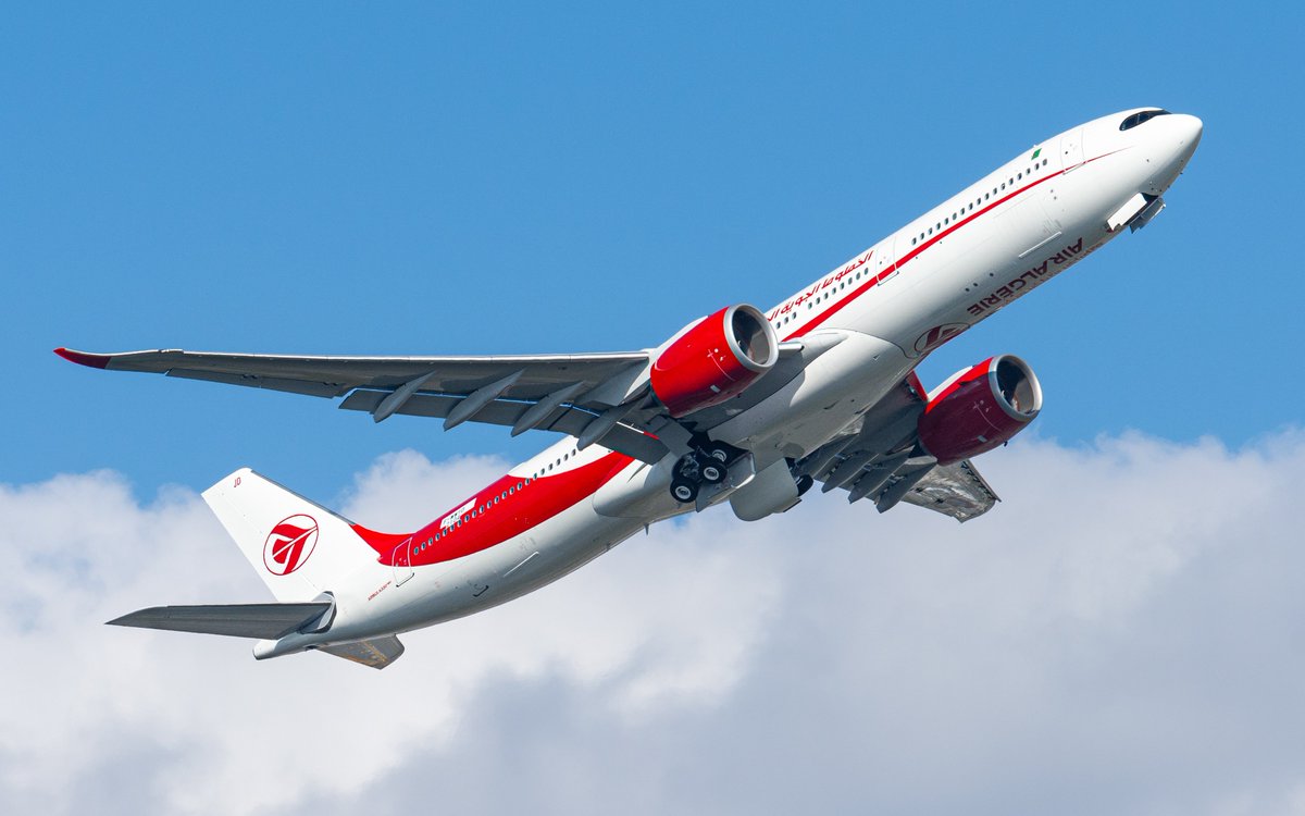 🔴Premier vol cet après-midi pour le tout premier <a href="/Airbus/">Airbus</a> #A330neo d'<a href="/AirAlgerieAh/">Air Algerie</a> ! L'appareil, le MSN 2104, futur 7T-VJD est partis pour un vol de 4 heures environs 🇩🇿
#Airbus #AirAlgérie