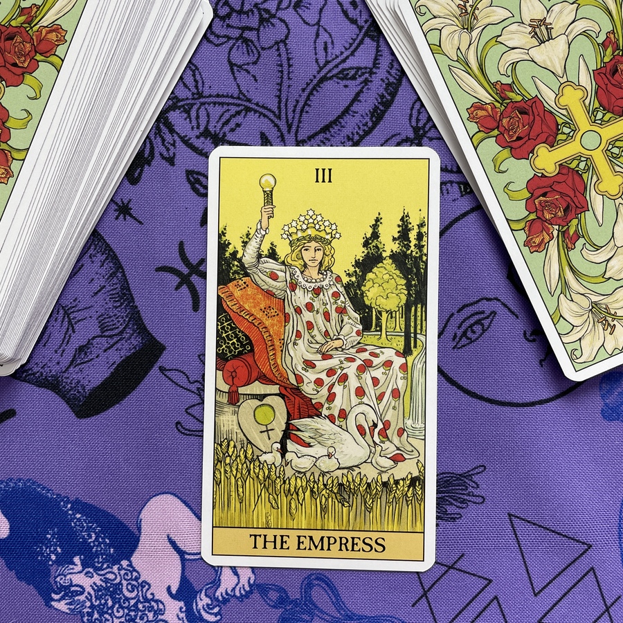 La Emperatriz despierta el don de crear: origen y magia en cada ser.