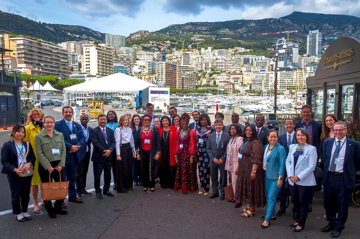 شارك سعادة السفير عبدالله عبداللطيف عبدالله، المندوب الدائم، في الزيارة التي نظمتها الوكالة الدولية للطاقة الذرية إلى مختبرات البيئة البحرية في موناكو، التابعة لإدارة العلوم والتطبيقات النووية، وذلك بمشاركة عدد من السفراء وممثلي البعثات الدائمة لدى الوكالة.