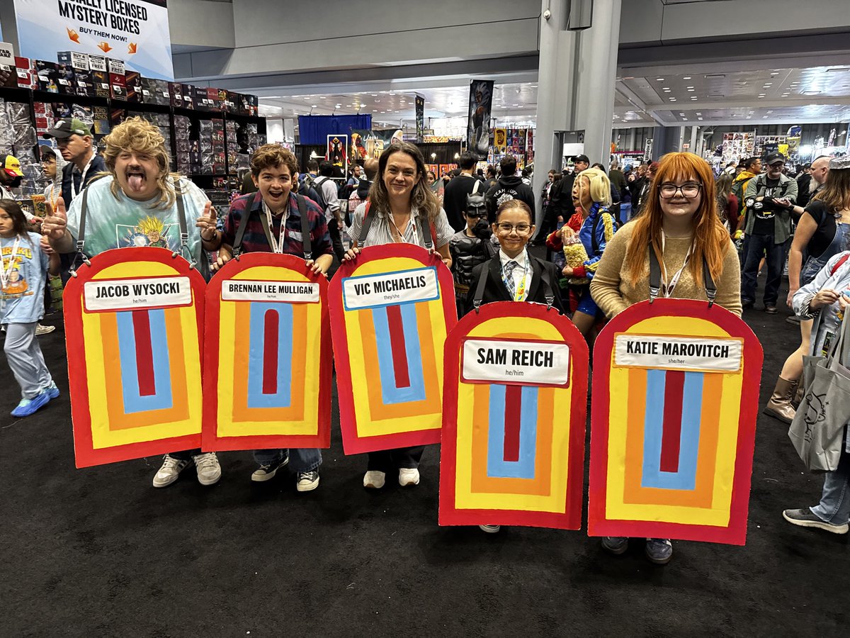 Mr. <a href="/samreich/">Sam Reich</a>, your reaction to the cosplayed version of you from #NYCC2025 of the <a href="/GameChangerSam/">Game Changer 👐</a> cast?