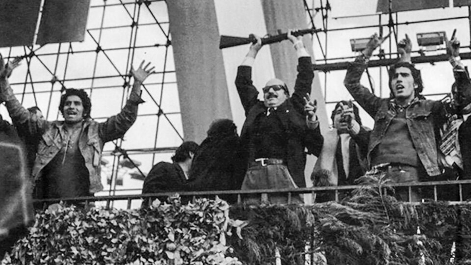 El peronismo fomentó el empresariado prebendario, impulsó el corporativismo, la corrupción estatal, la mafia sindical, la guerrilla terrorista, el raterío, el patoterismo, el analfabetismo, la vagancia y la mayor pobreza jamás imaginada. 
EL PERONISMO QUEBRÓ LA ARGENTINA‼️