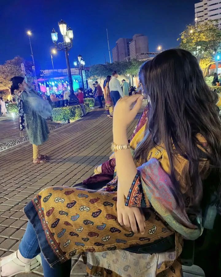 जयपुर की सुहानी रात आजाओ घुमने.....!! 
गुलाबी सर्दी.... 🩵🩷
#नेहा....🖋️🦋