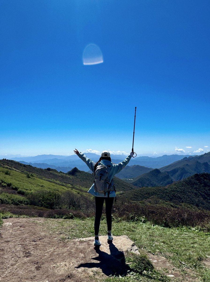 CorevcShort's tweet image. 空がそっと囁いてるみたい。「今日もお疲れさま」って、夕焼けが優しく語りかけてくれる🌤