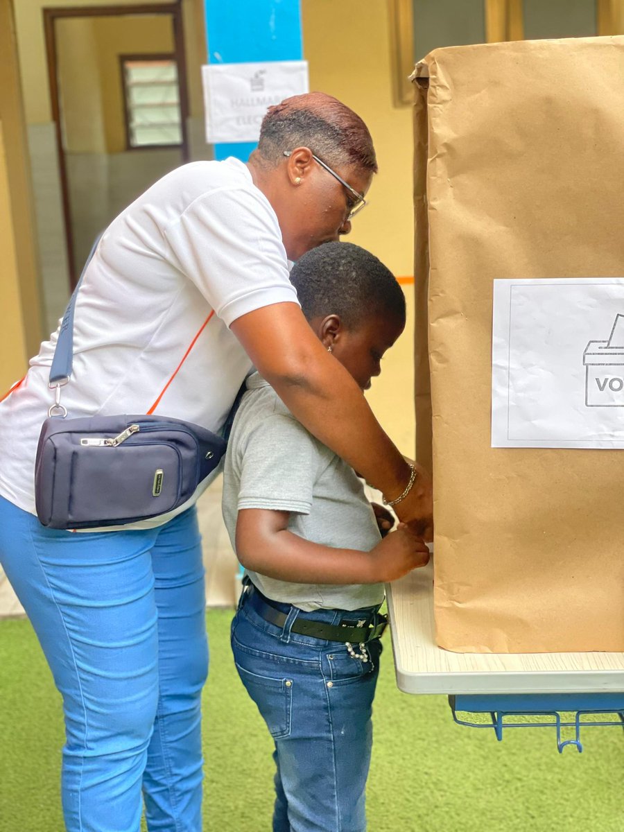 HallmarkSch's tweet photo. ���️ Hallmark went to the polls to elect new prefects for this academic year. 
The voting process was fun, inclusive and educative. Students cast, sorted and counted ballot papers, electing their prefects fairly and transparently. 
Congratulations!!
#hallmarkelections #vote #school https://t.co/woWE8QPcIh