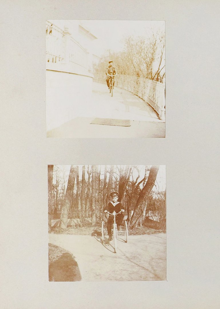 "Крымский" фотоальбом Государыни Императрицы Александры Фёдоровны, с фотографиями снятыми членами Августейшей Семьи в период с 1913 по 1914 год.