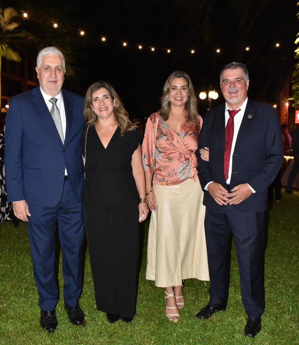 arp_py's tweet image. RESALTAN QUE EL ACUERDO UE-MERCOSUR ES UN PILAR PARA LA RELACIÓN ESPAÑA-PARAGUAY
El Embajador mencionó que este acuerdo no solo facilitará el intercambio comercial, sino que también impulsará la inversión y el desarrollo económico en la región.
👉acortar.link/w15ktU