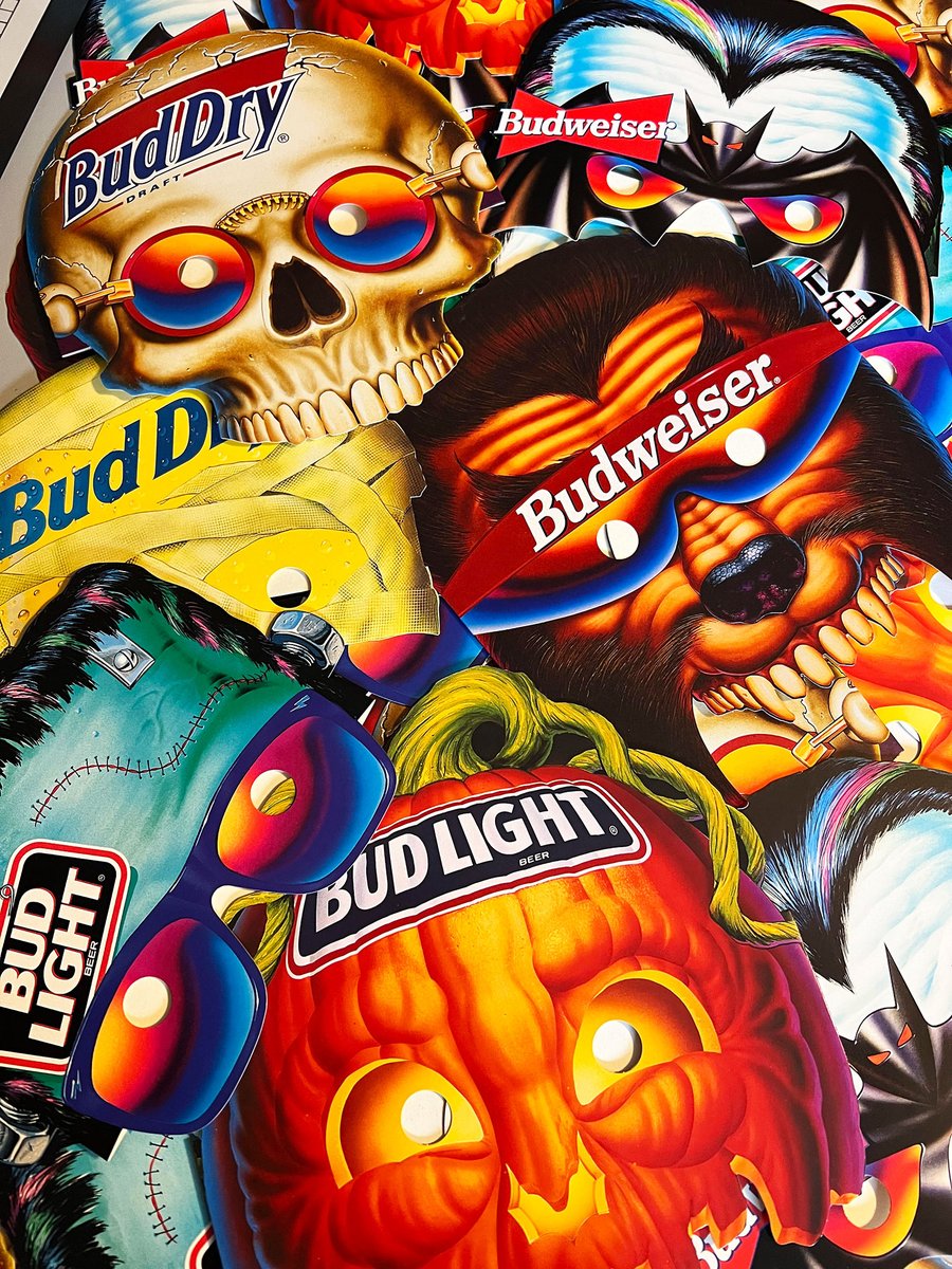 PixelElixir's tweet image. Budweiser Halloween monster masks, from 1994. Without a doubt, some of the coolest promo items ever made.
We included these in our annual treat bags a while back, but if you missed out, we've got a small handful available in our shop. 👇
pixelelixir.com/products/budwe…