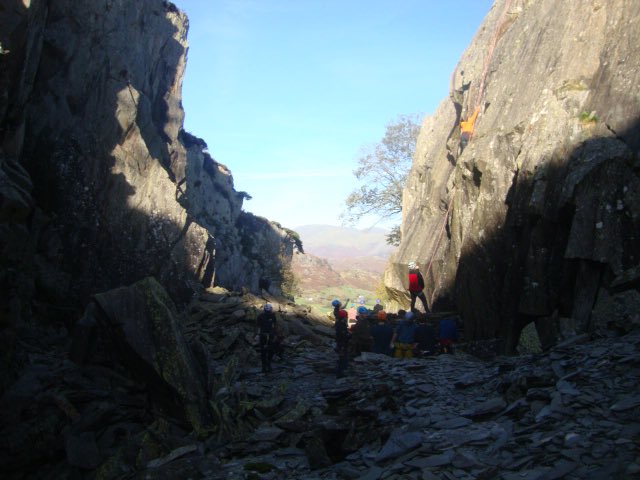 whereisjacie's tweet photo. the fun couple thousands at lake district, england 🧗‍♀️⛰️ https://t.co/NpQxZXfSCW
