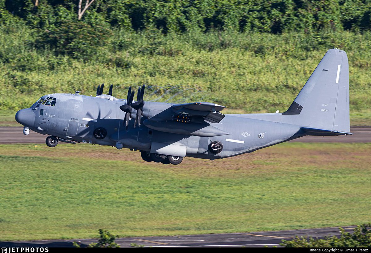 ArmchairAdml's tweet photo. #USAF United States Air Force - SOUTHCOM
Lockheed Martin AC-130J Ghostrider 2x
#AE5C98 15-5825 - Unknown C/S
#AE5DF9 16-5837 - Unknown C/S
Two AC-130J's appear to be at Roosevelt Roads Naval Station. 16-5837 arrived on 9 October armed with AGM-114 Hellfire missiles.
Via: @LatAmMilMVMTs