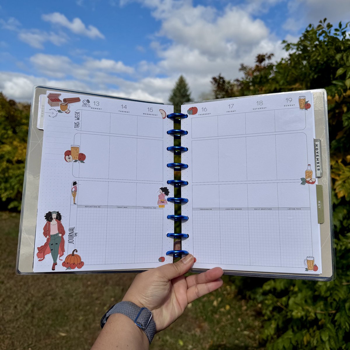 thetthinks's tweet image. Weekly spread full of Fall vibes. 🍁🍂 I just love this cozy season so much!

#HappyPlanner #PlannerCommunity #SatinDollCo #ILovetoPlan #PlannerThreads #ILoveStickers