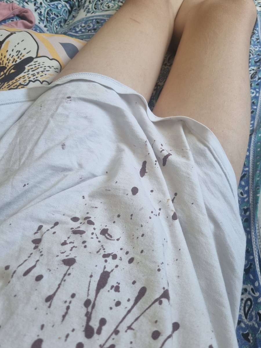 dogmakonha's tweet image. me sinto um anjo de tunica sempre que uso uma camisa larga sem calcinha por baixo