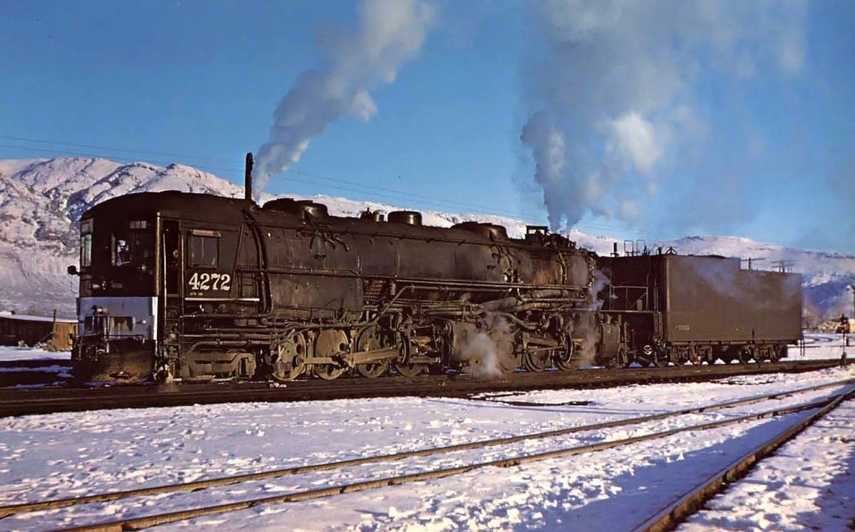 Southern Pacific 4-8-8-2 "Cab Forward" #4272 (AC-11) is ready for its next assignment at Wendel, California during January of 1956. John Hungerford photo.

american-rails.com/forwards.html