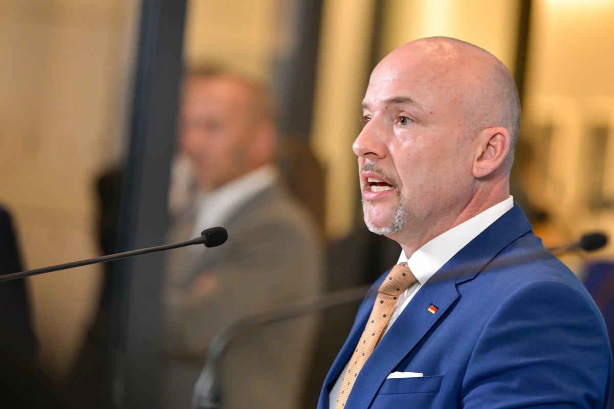 Zum Friedensplan für den Nahen Osten stellt <a href="/csu_bt/">CSU im Bundestag</a>-Chef <a href="/Hoffmann_MdB/">Alexander Hoffmann</a> klar: „Es wird einen Wiederaufbau in Gaza geben. Geld nach Gaza darf aber erst fließen, wenn sichergestellt ist, dass es nicht in die falschen Hände gelangt!“