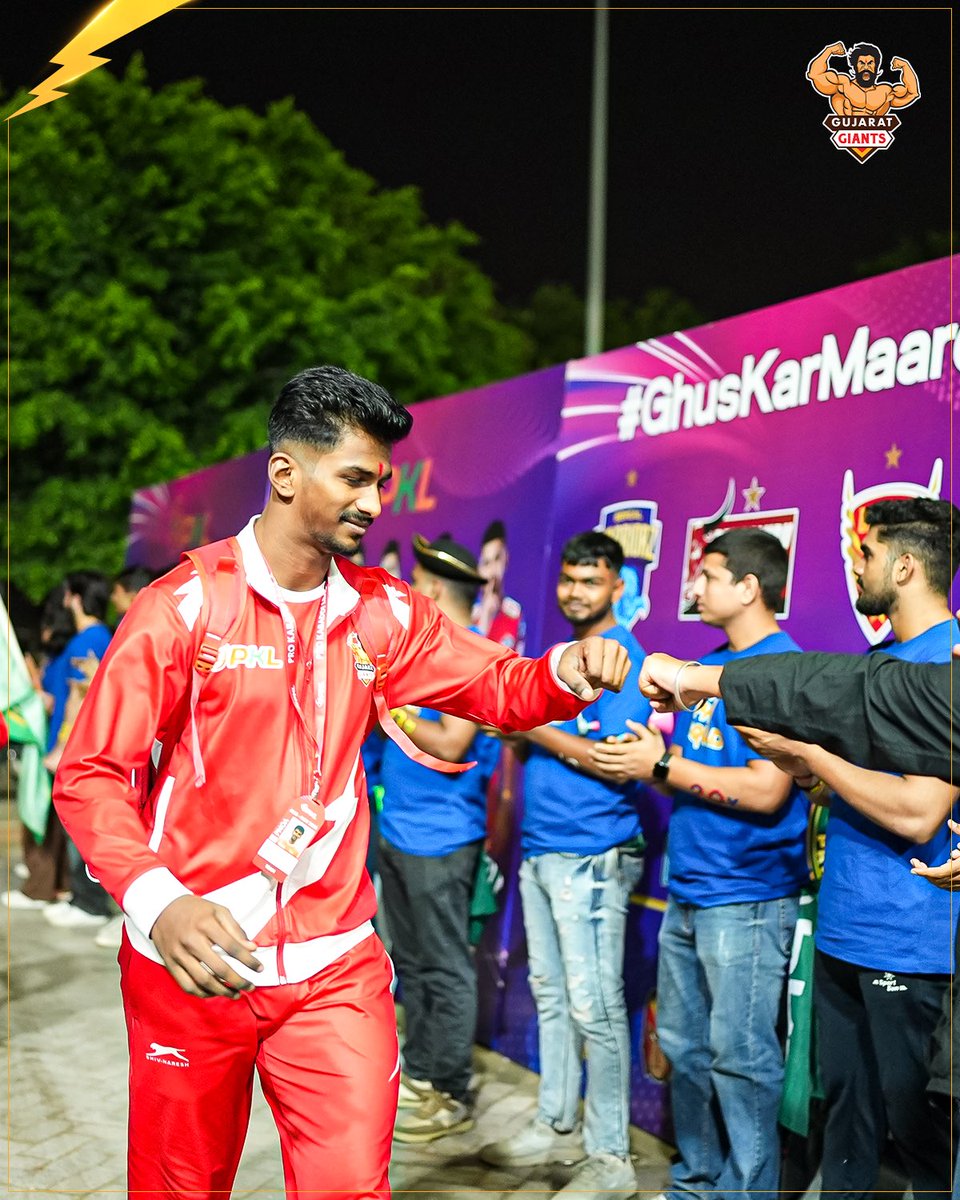 GujaratGiants's tweet photo. 𝙆𝙤𝙞 𝙝𝙪𝙢𝙨𝙚 𝙟𝙚𝙚𝙩 𝙣𝙖 𝙥𝙖𝙖𝙫𝙚, 𝙘𝙝𝙖𝙡𝙚 𝙘𝙝𝙖𝙡𝙤 ⚡
#PATvGG #GujaratGiants #GarjegaGujarat #Adani #ProKabaddi #PKL12 https://t.co/hSEg7KJnLI