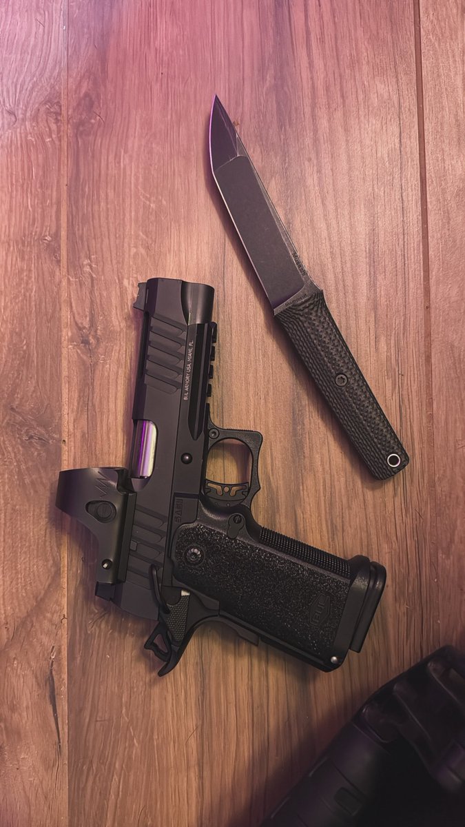 Gunhipster tweet media