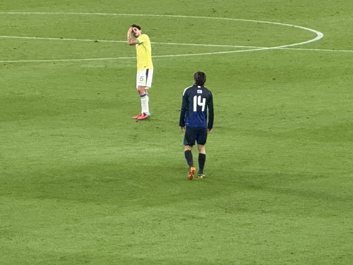 勝ったーーーーー🇯🇵
伊藤ってなんであんなトテトテ走ってて上手いん🧐
生イナズマ見れました👏早すぎ