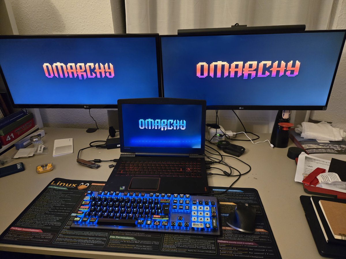 szabcsee's tweet image. #Omarchy is awesome. It&apos;s being tested and prepared on my old Legion laptop while waiting for the @Beelinkofficial SER8 to arrive.