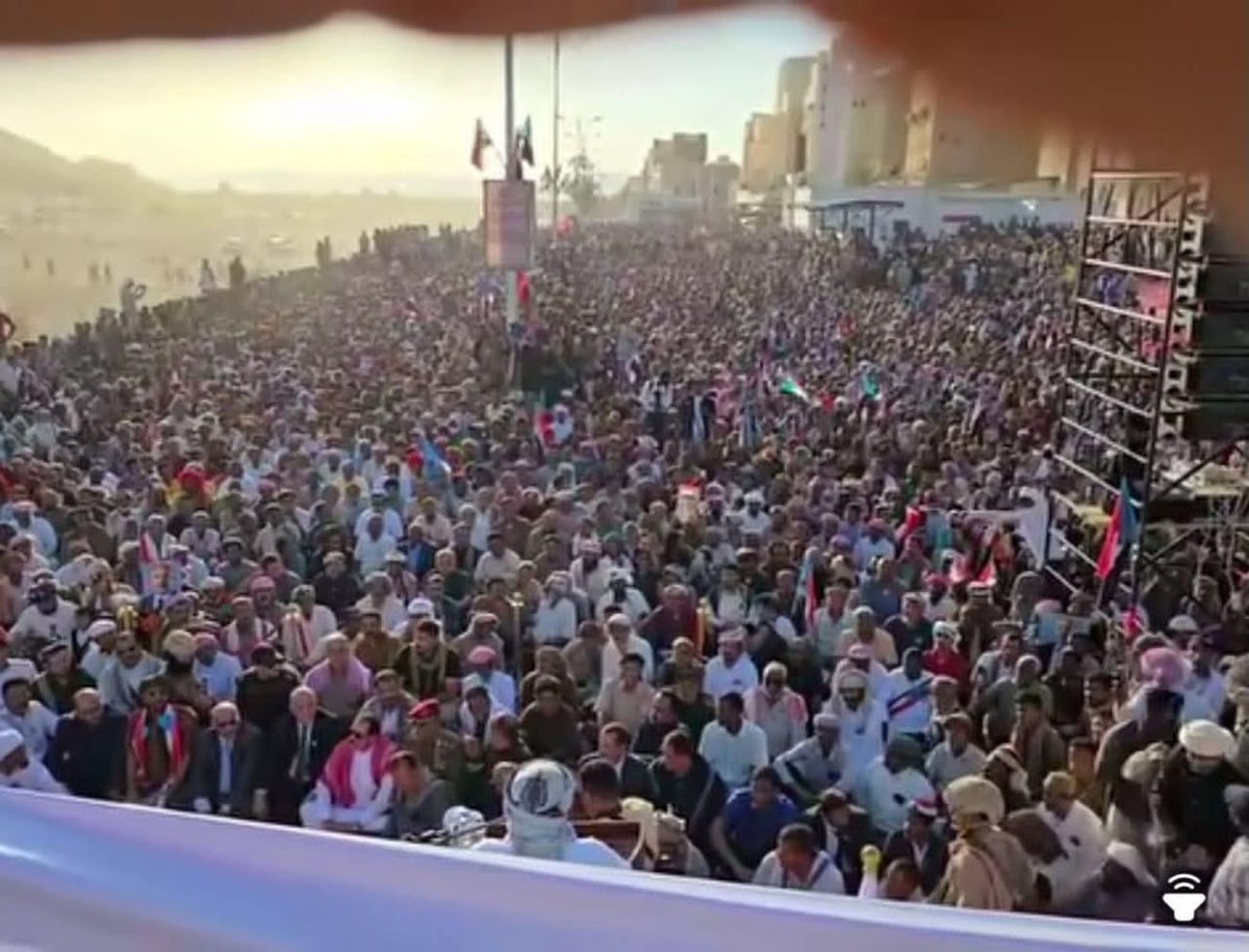 عشرات الالاف من #الحضارم يخرجون في #شبام_حضرموت لتأكيد المؤكد..
(خلف فخامة الرئيس #عيدروس حتى تحقيق #الهدف المنشود )
#اكتوبر_الجنوب_عهد_جديد
