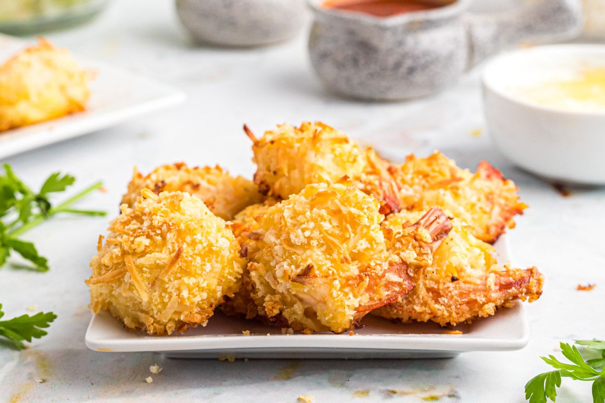 kyleecooks's tweet image. Looking for an easy appetizer? These Baked Coconut Shrimp are crispy, delicious, and served with a tasty dip! 🦐🥥 #shrimp #appetizer #lightdinner #kyleecooks kyleecooks.com/coconut-shrimp/