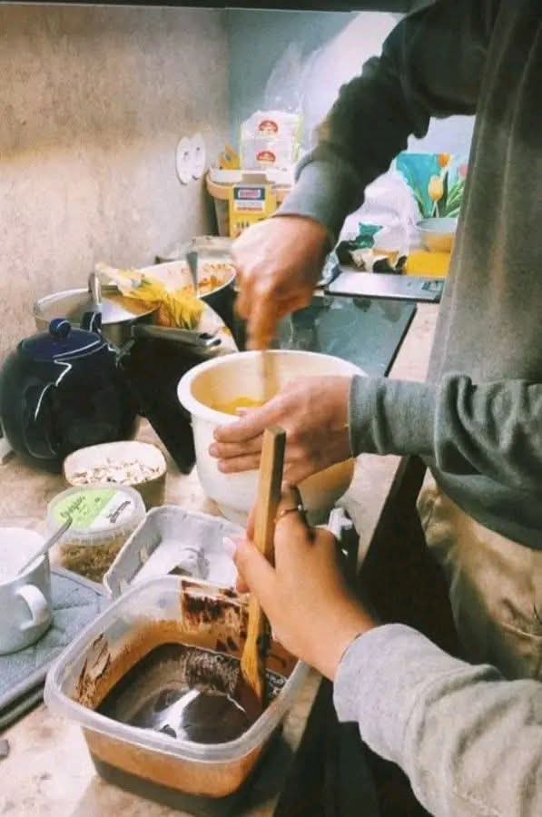 unfmariam's tweet photo. أنا وهو  لما نتجوز في المستقبل ونعمل كيك سوا وعايشين حياتنا بعيدًا عن السوشيال ومشاكل الناس( الحياة الهادية اللى بسعى أوصلها معاه) https://t.co/BVgOYbi4x1