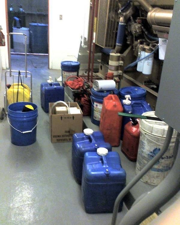series60blue's tweet photo. Enjoy these photos from a time long ago when I was at work when the sun rose with a truck full of tools and 5 gallon jugs full of oil. https://t.co/2lXE5D6tfO