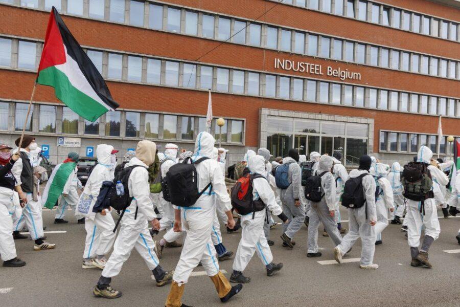 NIEUWS 🗞️ • Vlaamse vzw’s die gelinkt zijn aan het radicaal-linkse Code Rood ontvingen de voorbije jaren honderdduizenden euro’s aan subsidies.

doorbraak.be/belastingsgeld…