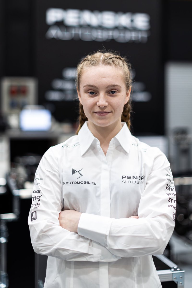 ds_penske_fe's tweet image. Countdown to Valencia! 🇪🇸⚡️

@lindsaymariebrewer and @jessedgar will be our rookies for Friday's session.
Welcome to the black and gold family!! 🖤💛

#DSPENSKE
#dsperformance
#abbformulae #motorsport #formulae