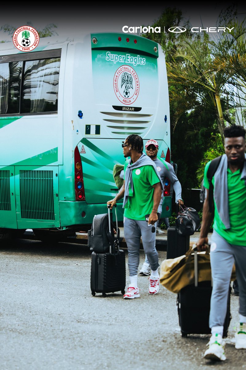 obianuju_pc's tweet photo. Come rain, Come sunshine
@Cherynigeria and @CarlohaNigeria stands with the super eagles πͺ#DriveToTriumph #NFF https://t.co/f2WENTGHAR