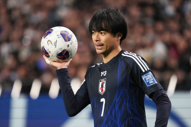 NÃO ESTAVA 100%

A vitória do Japão sobre o Brasil ganha ainda mais relevância quando lembramos que os Samurais Azuis não estavam com força máxima.

Alguns dos principais nomes da equipe ficaram de fora por lesão, entre eles o principal destaque do time, Kaoru Mitoma (Brighton).