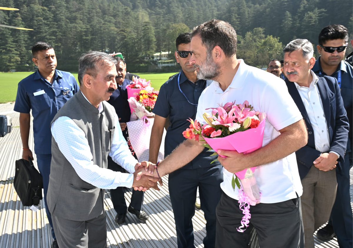 SukhuSukhvinder's tweet photo. आज लोकसभा में नेता प्रतिपक्ष आदरणीय श्री @RahulGandhi जी का देवभूमि हिमाचल प्रदेश, आगमन पर हार्दिक स्वागत एवं अभिनंदन किया।

जन-जन की सेवा में निरंतर तत्पर रहना और लोगों के सुख-दुख में सहभागी बनना- आपके यह आदर्श हम सभी के लिए प्रेरणा-स्रोत हैं। https://t.co/TQm8vuMRQv