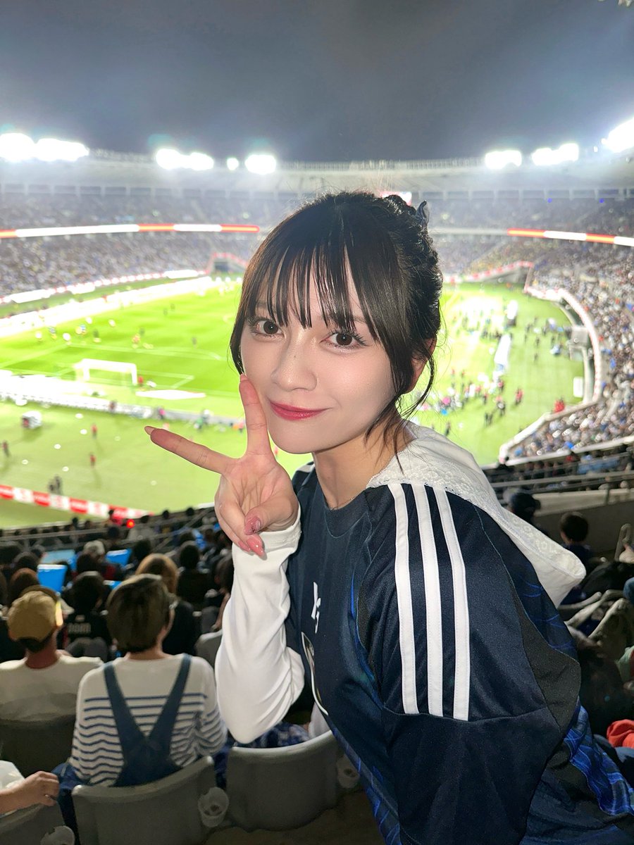 とんでもない歴史的瞬間をみれました😭感無量…😭😭ほんとにすごい
この時代に生きててよかった;  ; 嬉しい〜 #SAMURAIBLUE