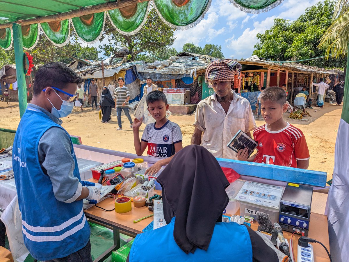 UNHCRInnovation's tweet photo. Selim brought his broken fan to the Green Innovation Hub in Kutupalong Camp. Now it works again. ♻️
On #EwasteDay, communities proved how repair & reuse can turn waste into opportunity.
🔗https://t.co/pUhcT3bYM2 https://t.co/QdiyAaEDSl