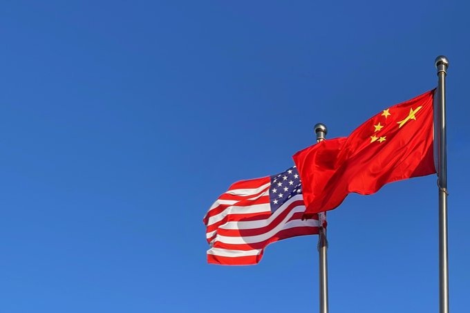 ChineseEmbinUS's tweet image. #China's position on the #tradewar and #tariffwar is consistent——We will stand firm if a fight is forced on us, and we are open to negotiation if approached. 🇨🇳🇨🇳🇨🇳
The U.S. side should not on the one hand seek dialogue, while on the other hand threaten and intimidate by…