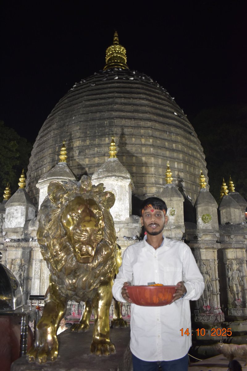 Samratroyofc's tweet image. মায়ের একান্ন পিঠের একপিঠ গুয়াহাটির কামরূপ জেলার মাতা কামাখ্যা মন্দির। মায়ের স্বরূপ দর্শন ও আশীর্বাদে সংমিশ্রিত হোক এই পৃথিবী, মায়ের কাছে এই কামনা করি।
#kamakhyatemple #instagram #instagood #kamakhyatemple
#culture #assam #assamese #likesforlike
#northeast #instamood