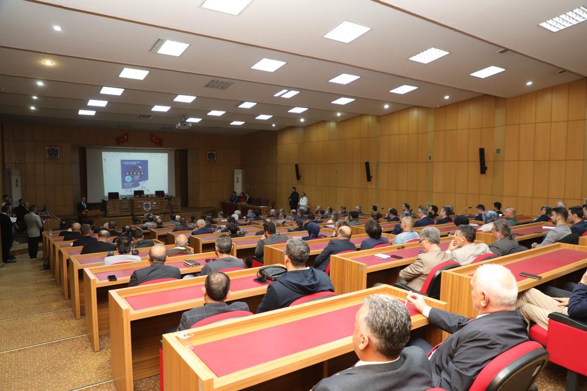 Vali Yardımcımız Sn. İhsan Maskar başkanlığında, Devlet Malzeme Ofisi (DMO) Genel Müdürü Şinasi CANDAN’ın iştirakleriyle kamu kurum ve kuruluşları, DMO tedarikçileri ve tedarikçi olma potansiyeline sahip firmalara yönelik düzenlenen toplantıya İl Genel Meclis Başkanı Mehmet