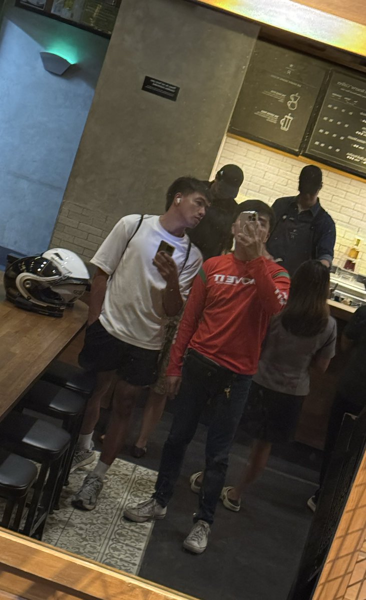 Pansin ko lagi na lang ako nanlilibre sayo <a href="/jsprxian011/">JASPER</a>. Piniperahan mo na ba ko?