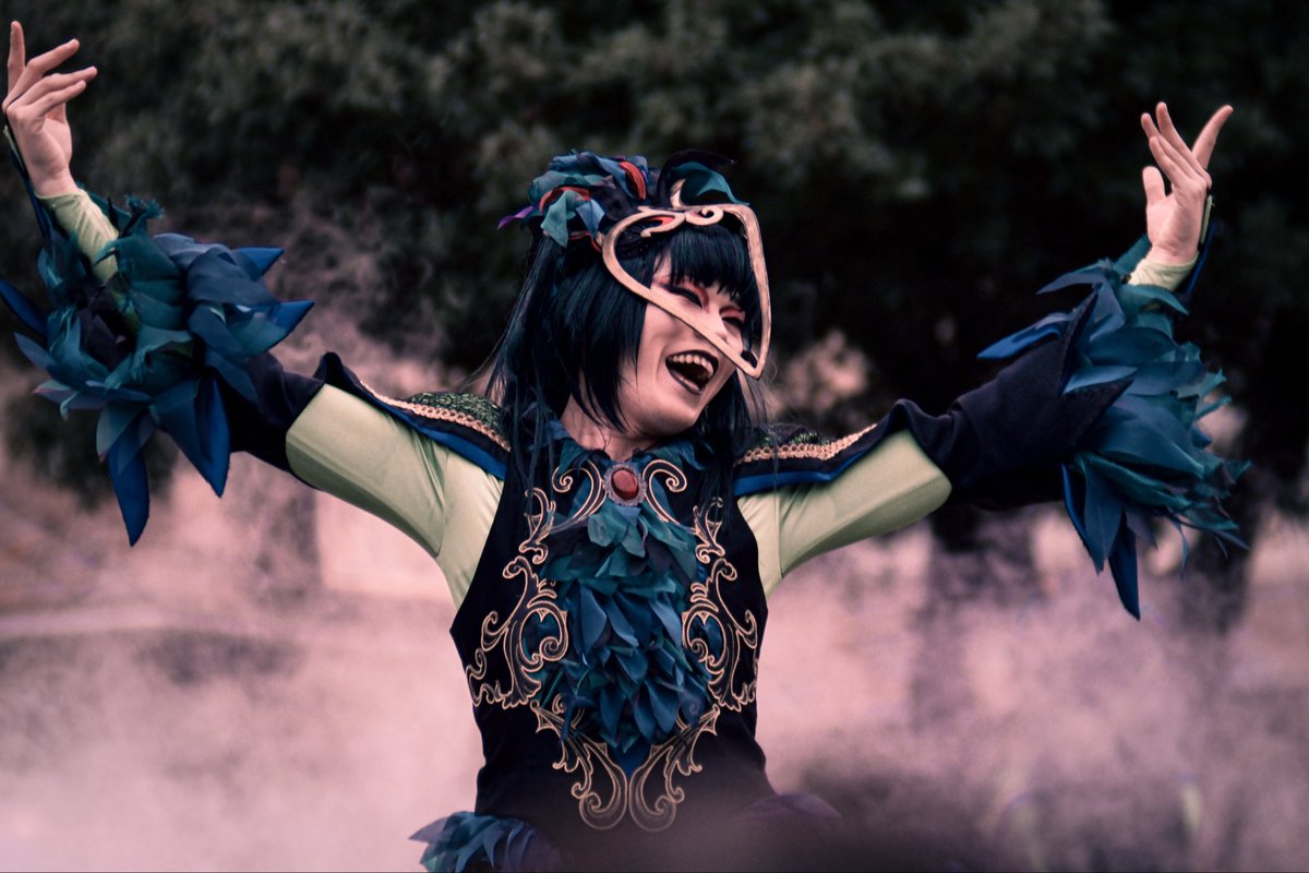 moza00's tweet image. カラスダンサーさん最高だった🐦‍⬛