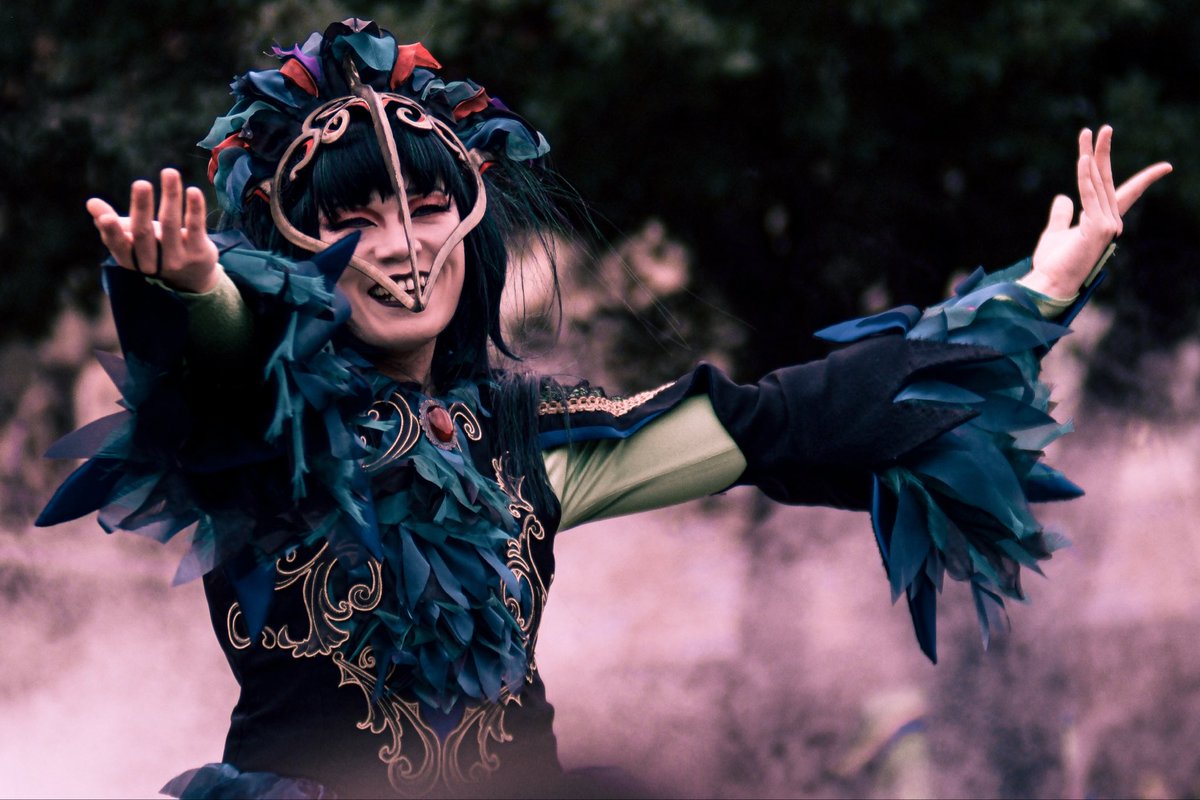 moza00's tweet image. カラスダンサーさん最高だった🐦‍⬛