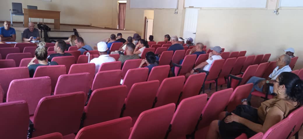 ONURE Mayabeque (@onure_may) on Twitter photo Continuando con el recorrido por los Consejos Energéticos Municipales, está vez en Batabano. Dónde se abordo el proceso de puesta de los planes a las Formas de Gestion No Estatal en el territorio. 
#UsoRacionalDeLaEnergía 
#EficienciaEnergética 
#FuentesRenovablesDeEnergia Continuando con el recorrido por los Consejos Energéticos Municipales, está vez en Batabano. Dónde se abordo el proceso de puesta de los planes a las Formas de Gestion No Estatal en el territorio. 
#UsoRacionalDeLaEnergía 
#EficienciaEnergética 
#FuentesRenovablesDeEnergia