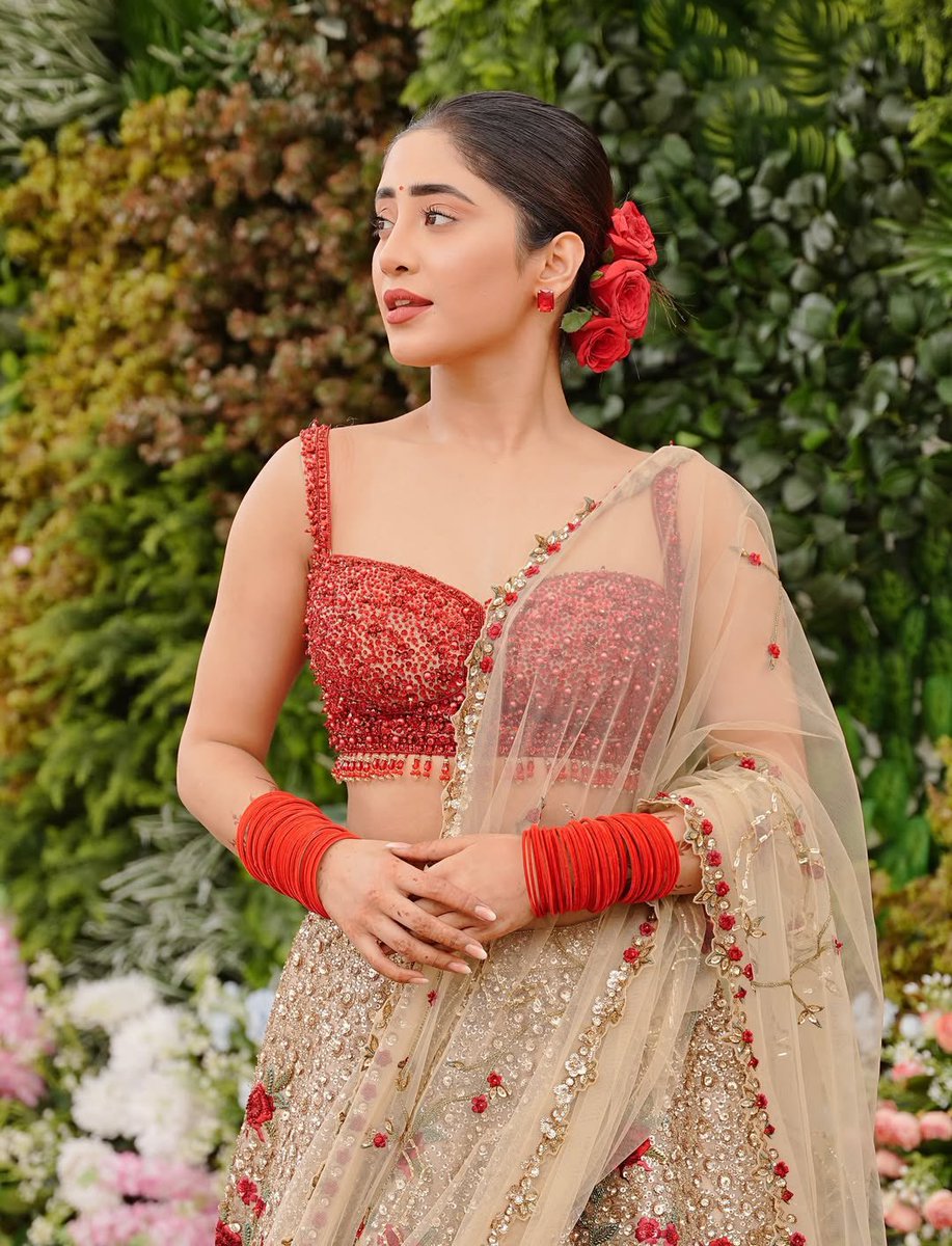 Her aura her beauty🤌🏻

#ShivangiJoshi #ITA2025 #ITA2025ShivangiJoshi