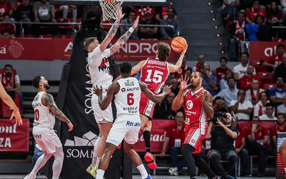 Basquet Caliente (@basquetcaliente) on Twitter photo 🏀 REMÓ EN VANO
Casademont Zaragoza cayó sobre el final ante Joventut en la segunda jornada de la Liga Endesa. Joaquín Rodríguez aportó cuatro puntos y cinco rebotes.
✍️ <a href="/44gonchi/">Gonchi Costa</a>
📝 basquetcaliente.com/remo-en-vano/ 🏀 REMÓ EN VANO
Casademont Zaragoza cayó sobre el final ante Joventut en la segunda jornada de la Liga Endesa. Joaquín Rodríguez aportó cuatro puntos y cinco rebotes.
✍️ <a href="/44gonchi/">Gonchi Costa</a>
📝 basquetcaliente.com/remo-en-vano/