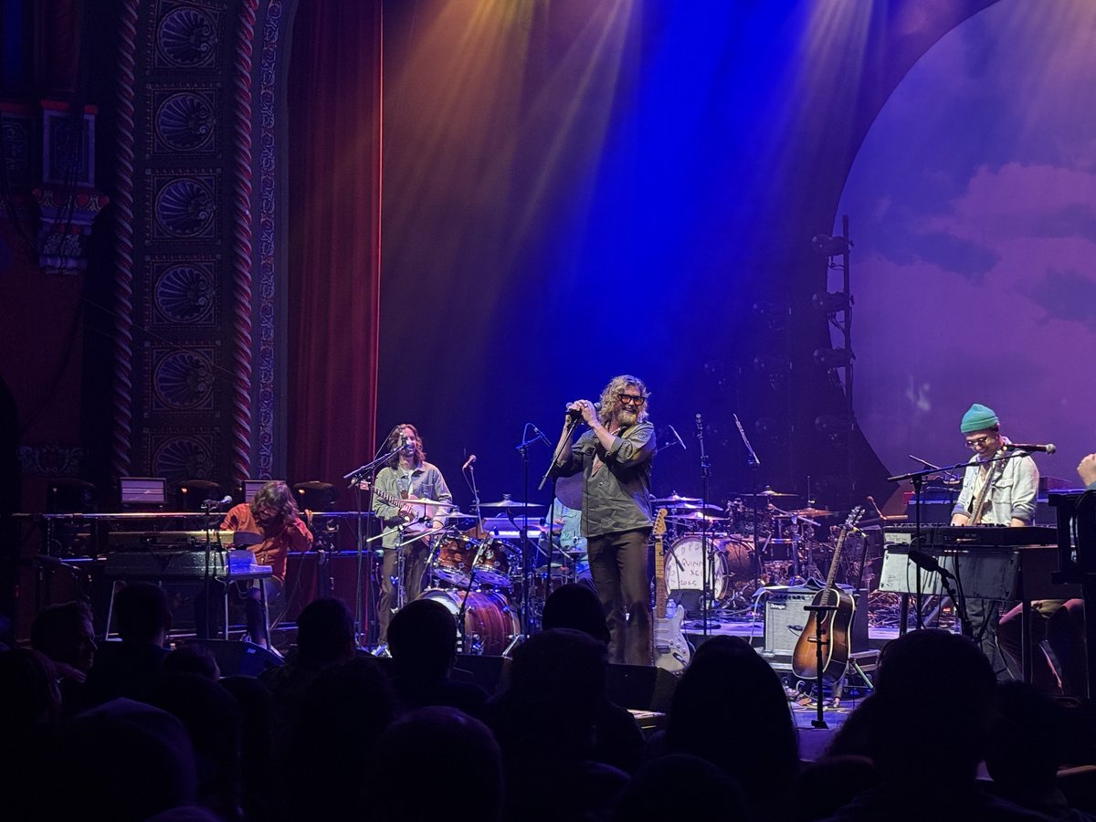 DJHMW's tweet photo. Daily Concert Photos by Jeff Holmes
Date: Oct. 13, 2025
Artist: Allen Stone
Where: KC, Mo. - Uptown Theater
#allenstone
#RockSoldAlbumADay2025
287/365 - products property @DJHMW
Nice catching up with family pal @allenstone . It was a great show! Don’t miss him! https://t.co/EgRPxTQClq