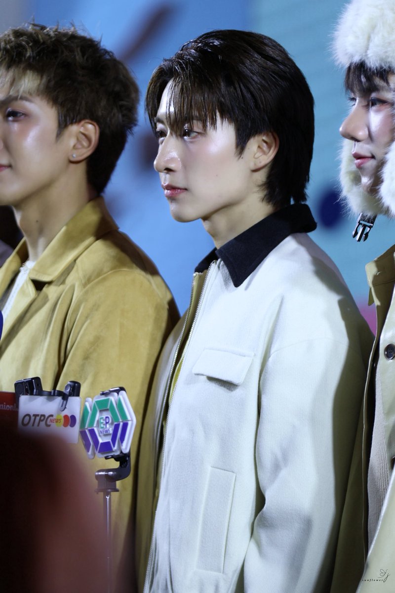 270925

โอ้ย หล่ออีกแล้วอะ ปวดหัวๆๆๆๆ

#CTWFashionCitizensxPERSES
#PERSES_TH #JUNG_PERSES