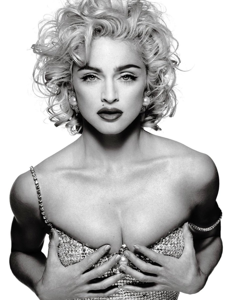 ThePopStuff's tweet image. Taylor Swift has officially become the #1 best-selling female artist of all time in total album unit sales worldwide, surpassing Madonna.