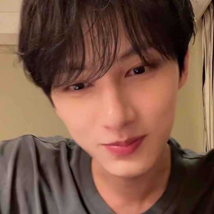 YasmeenOne's tweet photo. jun you have the sweetest soul ☹️
even when you’re being attacked you only ever put your best face forward because you never want us to worry, 
we don’t deserve you🫂

#XCSSProtectJunhui
#JUN #준 #文俊辉
@pledis_17 @pledis17_STAFF https://t.co/sOGlJOjlRr
