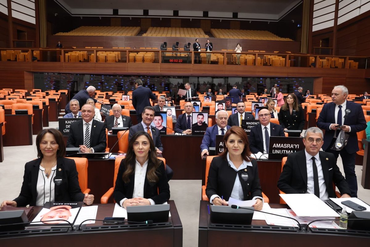 Adalet herkes için olmalı!

8 Eylül 1999 sonrası SGK girişi olan milyonlarca çalışan, adaletsiz emeklilik düzenlemeleri nedeniyle mağdur ediliyor.
Aynı işi yapan insanlar arasında ayrımcılık olmaz, olmamalı!

Kademe sistemi, bu haksızlığı ortadan kaldıracak en adil çözümdür.